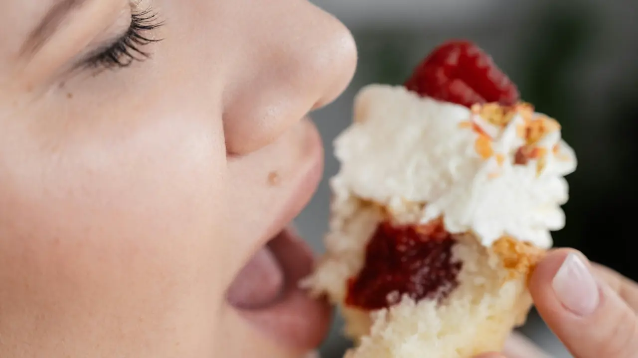 What is ‘e-Taste’? You Can Now Taste Cake In Virtual Reality. Here’s How What is 'e-taste'?