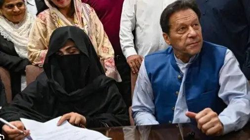 'There is no Justice': Imran Khan's Wife Bushra Bibi Breaks Down in Tears During Court Proceedings Imran Khan's wife Bushra Bibi breaks down in tears during court proceedings