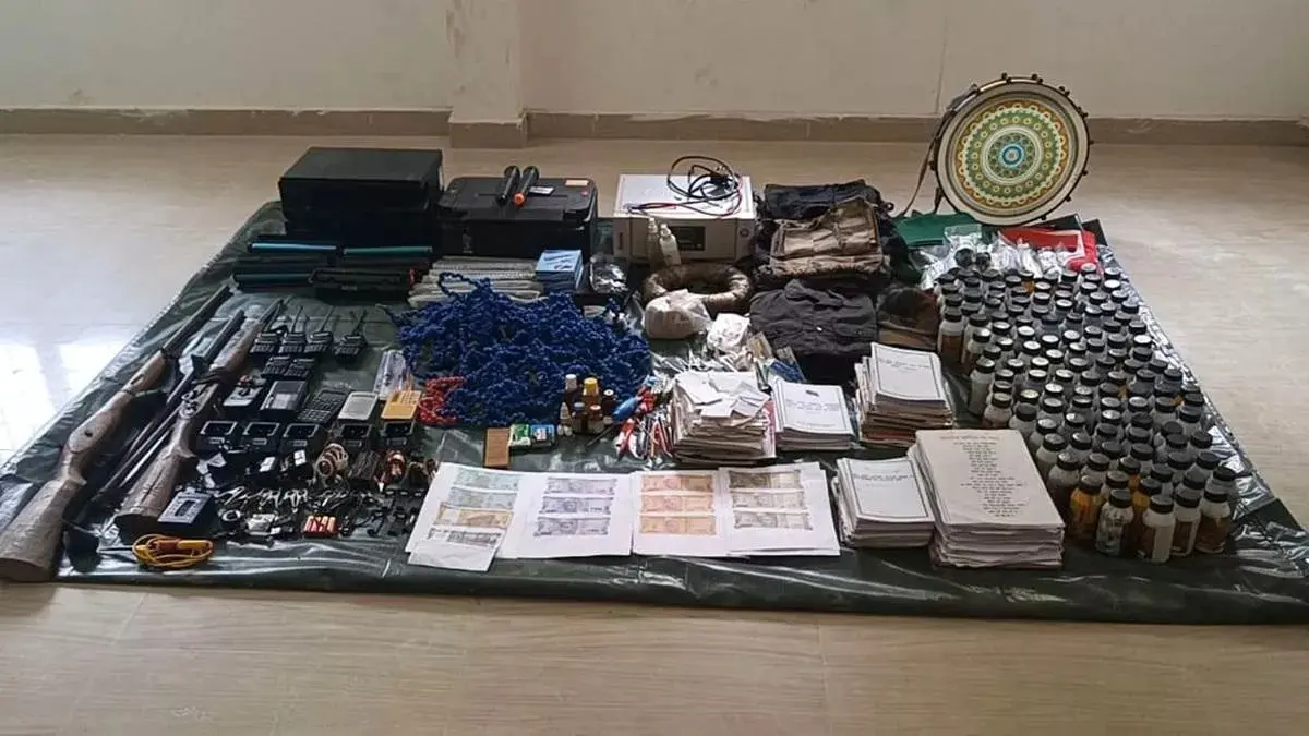 नक्सलियों के खिलाफ छत्तीसगढ़ पुलिस को बड़ी कामयाबी, जाली नोट छापने वाली मशीन और सैंपल बरामद Chhattisgarh Police Action on Naxalite