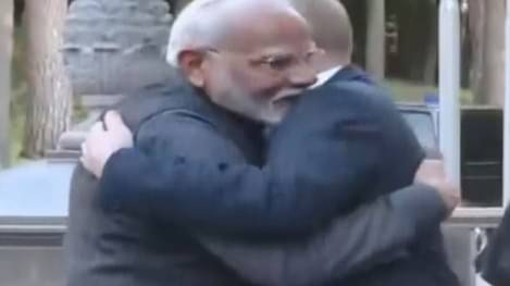 PUTIN hugged PM Modi