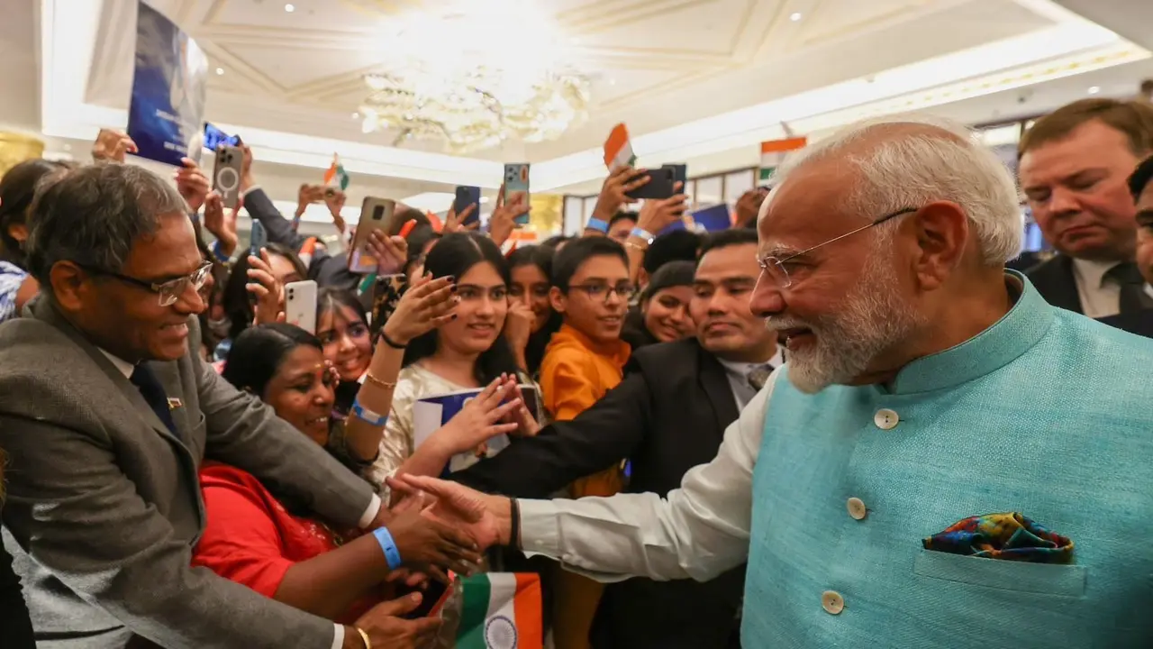 PM Modi tremendous craze in Moscow