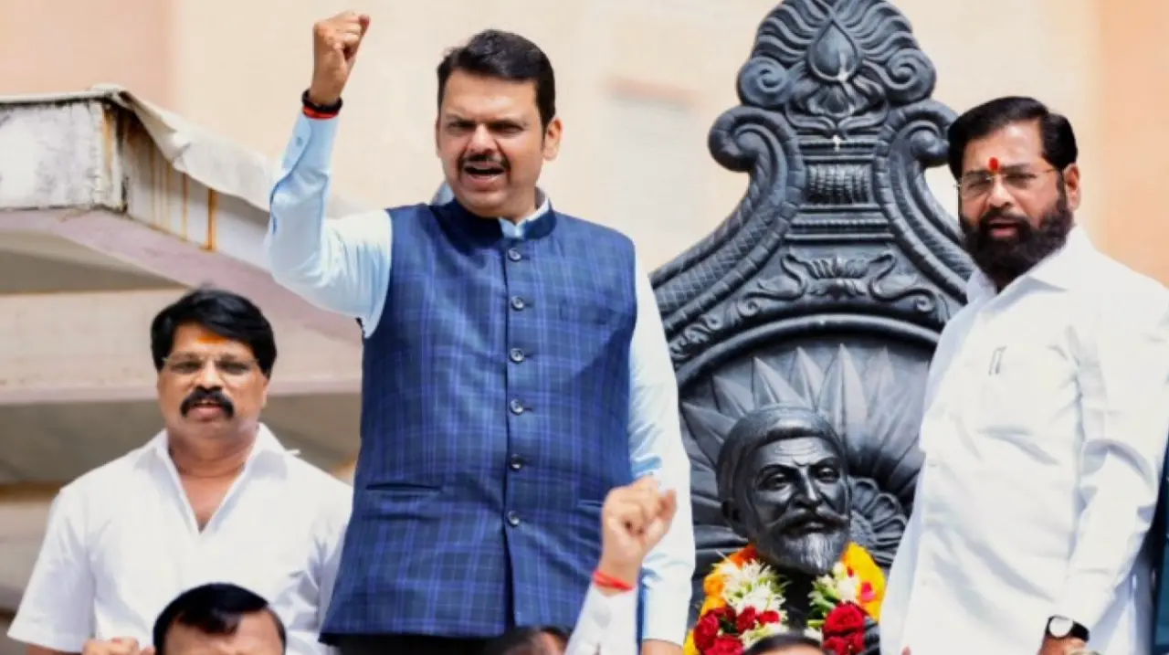 30 जनवरी को मिल सकता है BMC को नया मेयर, BJP के खाते में गया पद, तो शिंदे गुट को क्या मिलेगा? Maharashtra Civic Polls: Trends Suggest Saffron Surge Across State, Mahayuti Poised For Big Win in BMC