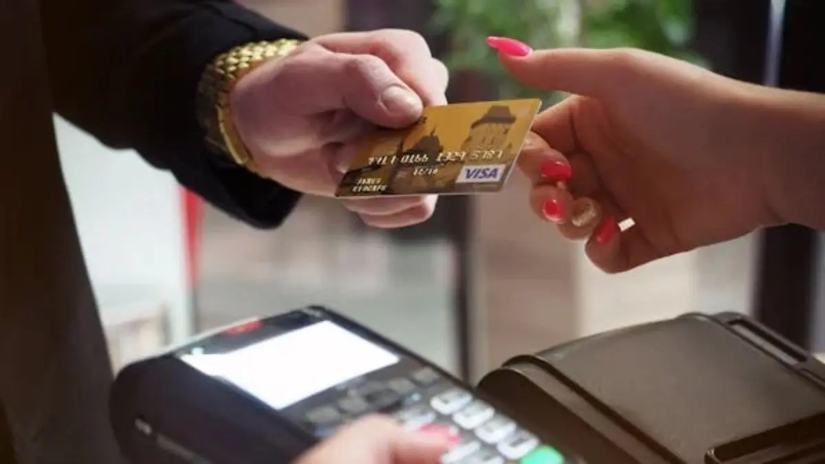 How to Maintain a 700+ Credit Score: 7 Habits Smart Borrowers Swear By When a Low Credit Score Becomes a Problem