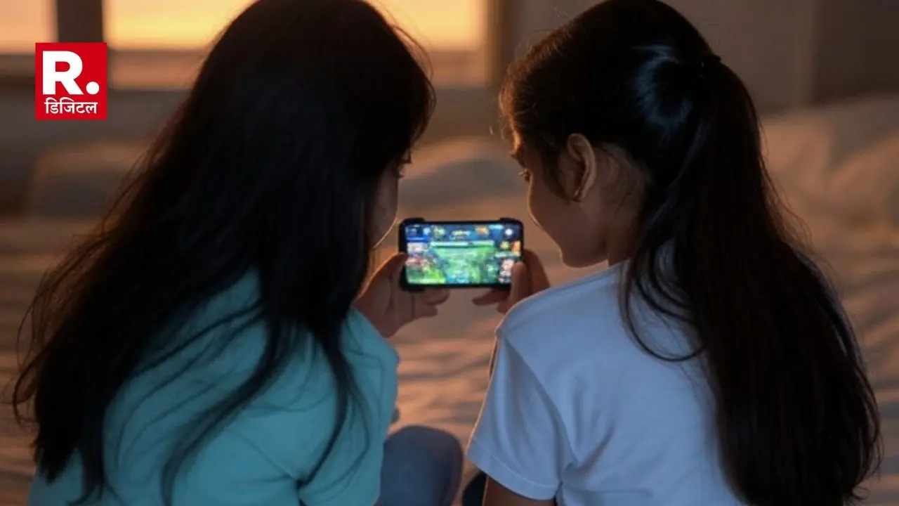 while playing Free Fire game 2 minor girls ran away from home