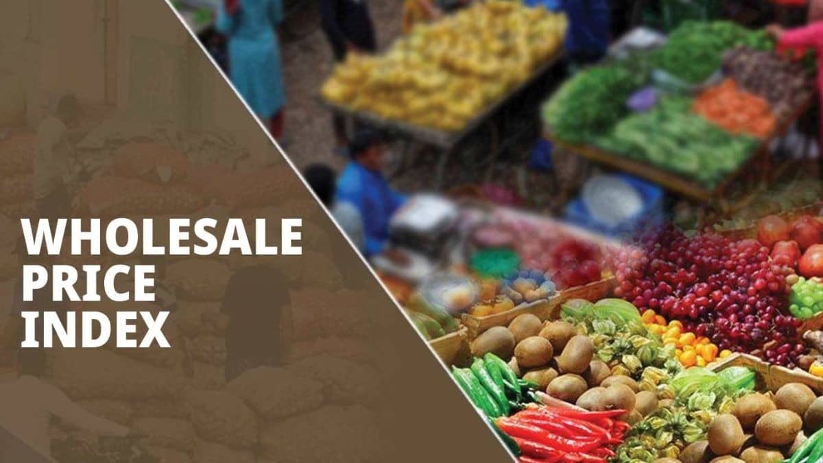 republicworld.com - Asian News International - WPI Inflation Narrows to -0.32% in Nov 2025: Economists Flag INR Woes, Commodity Rise Ahead Amid Food Deflation
