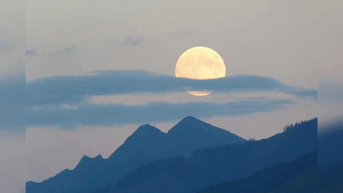 Why August Moon Is Called 'Sturgeon Moon', Interesting Facts You Need To Know Why August's Moon Is Called Sturgeon Moon: Know Its Significance