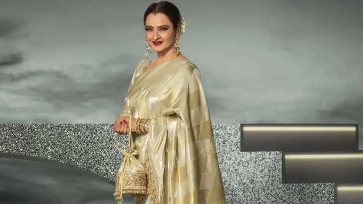 Why Does Rekha Still Wear Sindoor 35 Years After Her Husband’s Death? Why does Rekha still wear sindoor?