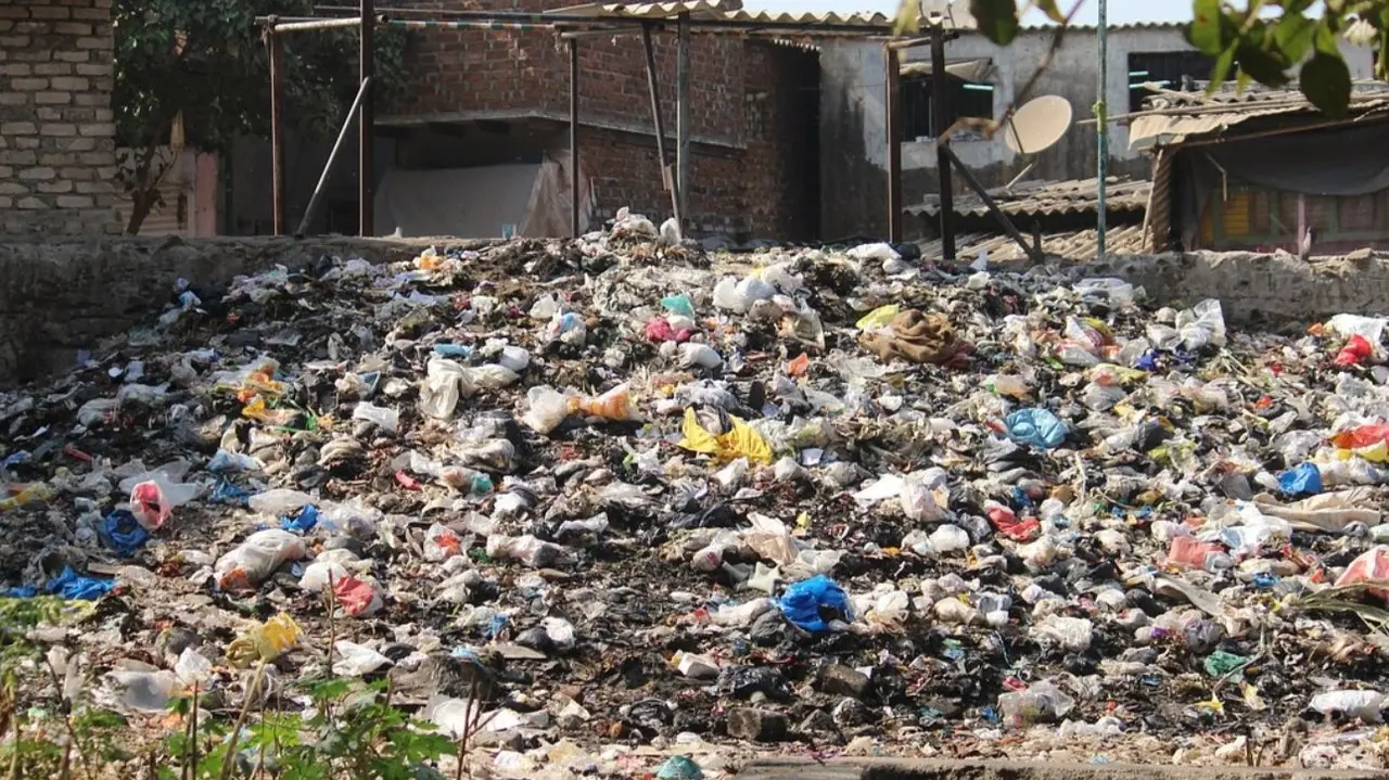 Kolkata Horror: Severed Head of Woman Wrapped in Plastic, Found in a Garbage Pile; Body Missing Woman's Severed Head Found in Garbage Pile