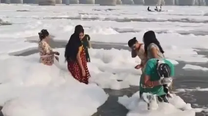 Woman Washes Hair in Yamuna with Toxic Foam, Internet Says 'Not Shampoo'