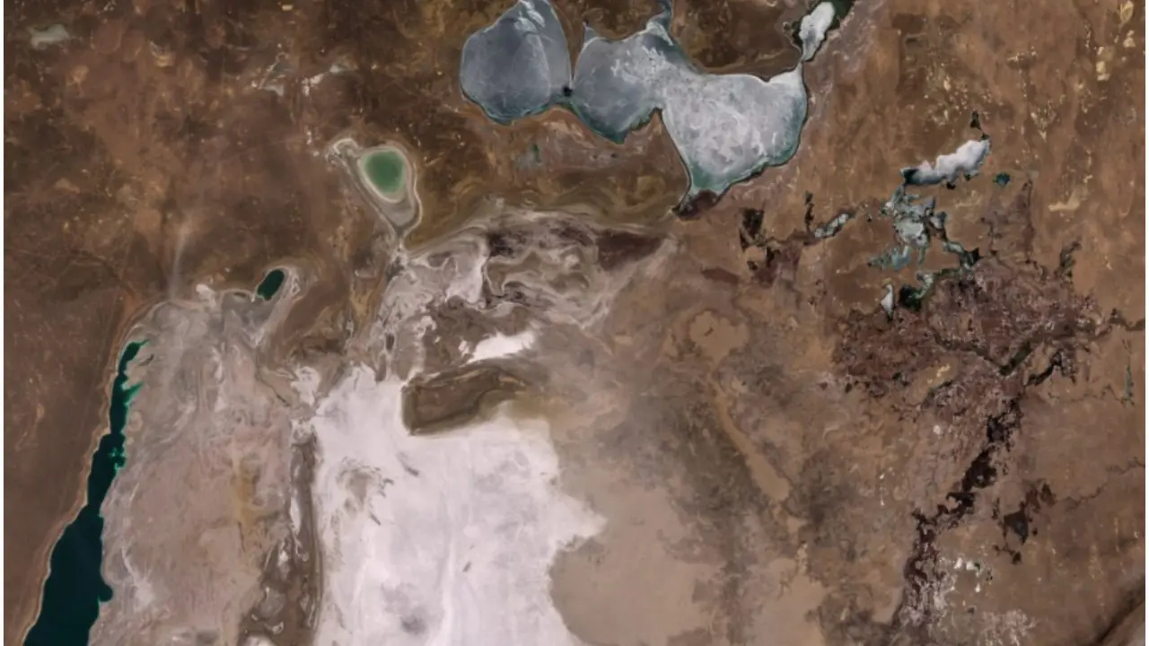 From a Giant Lake to a Dry Desert: Satellite Image Shows the Ongoing Collapse of Aral Sea world largest lake