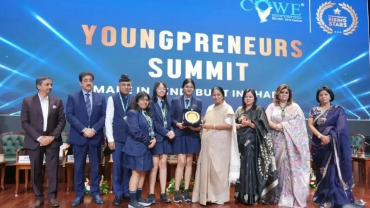Youngpreneurs Summit 2025: Delhi CM Rekha Gupta Awards Rising Stars