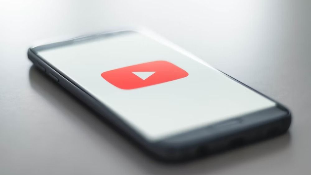 YouTube Gets Sleep Timer, Improved Miniplayer, Badges, More | Republic ...