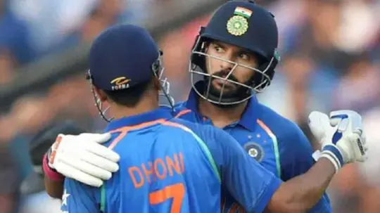 MS Dhoni DESTROYED Yuvraj Singh's Career? Latter's Father Jograj Makes SENSATIONAL Claim Yuvraj Singh and MS Dhoni