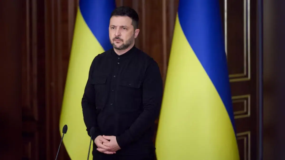 Ukrainian President Zelenskyy to Meet Macron in Paris as Russia-Ukraine Peace Deal Advances