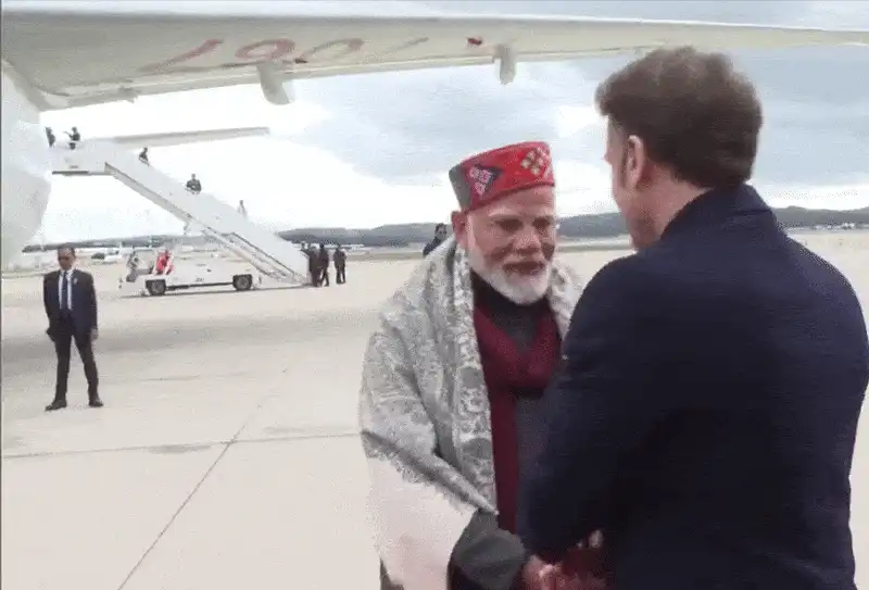 'Namaste' Goes Global: Macron’s Heartfelt Gesture as He Sees Off PM Modi in Marseille is Winning The Internet | WATCH PM Modi in France