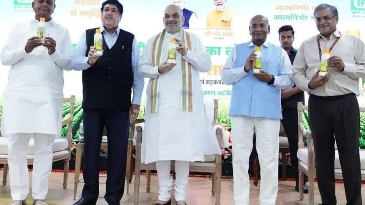 Amit Shah introduced Nano DAP (PC : Twitter@agriculturepost)