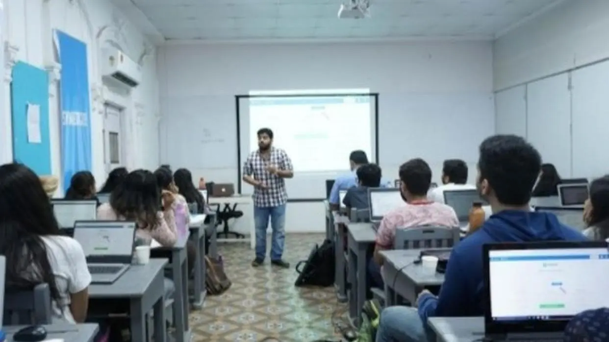 Digital Classes in Delhi (PC : Twitter/delhischool)