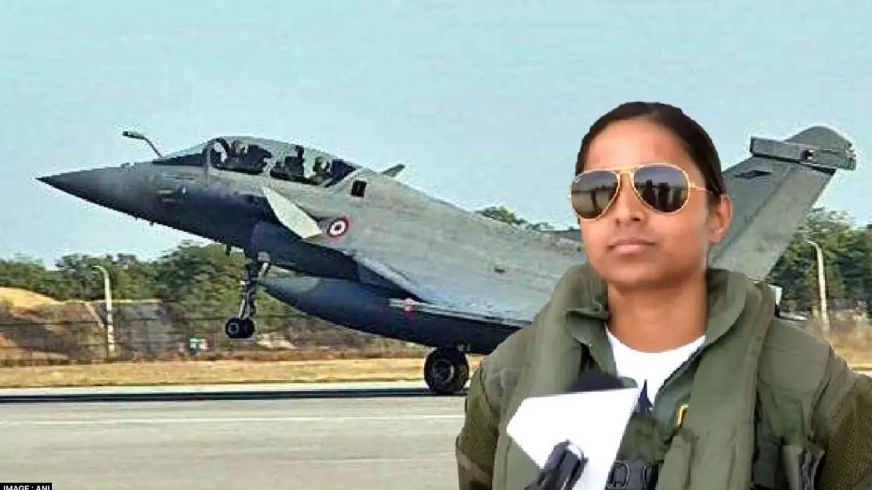 Rafael Fighter Indian Air Force Shivangi Singh