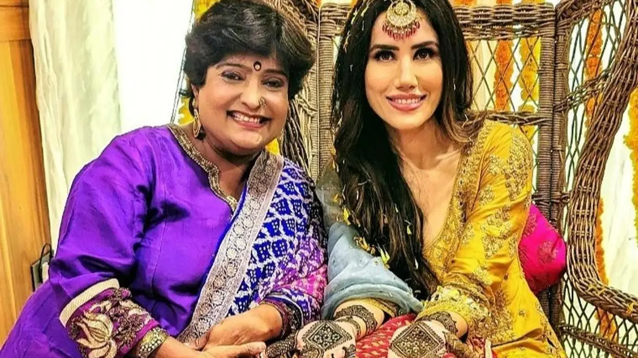 PC- @veenanagda/instagram