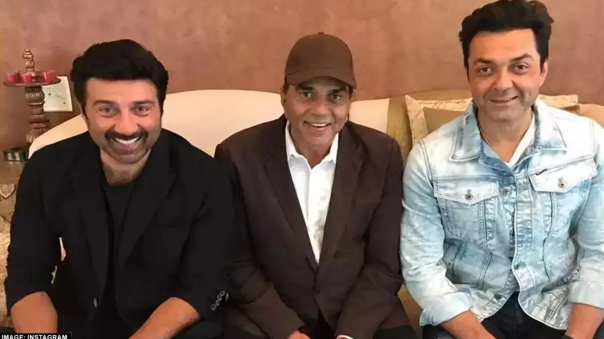 Dharmendra Family Photo