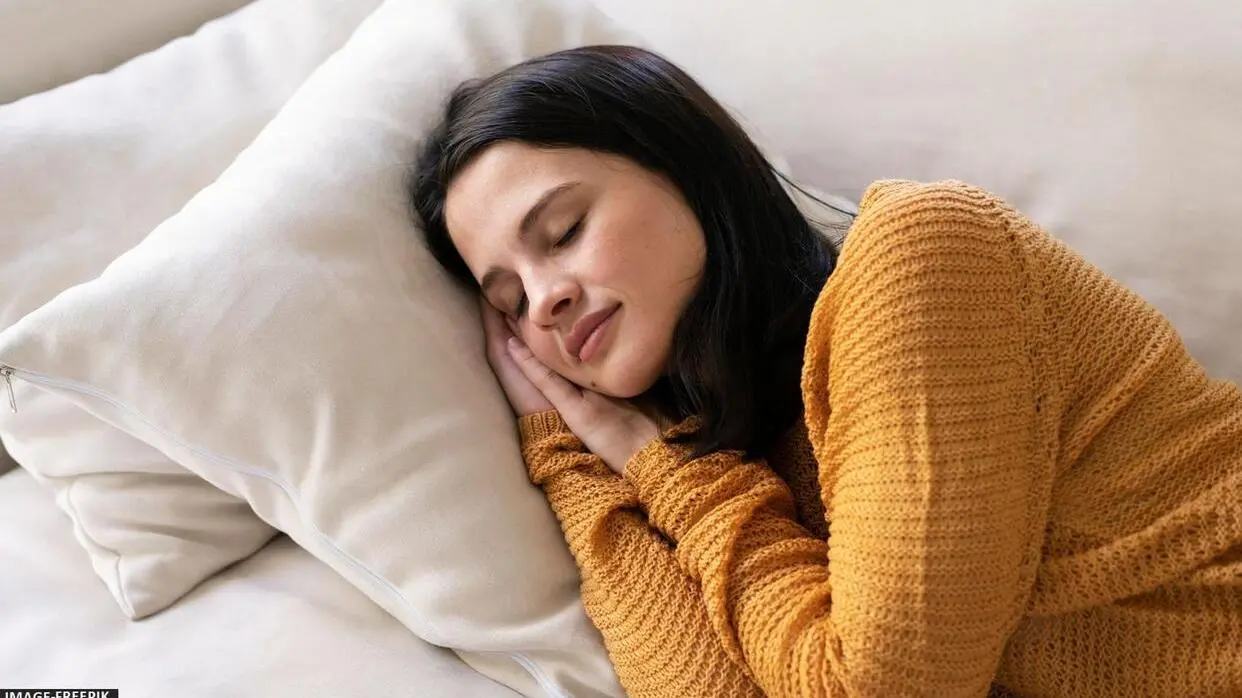 Raat Me Kyu Michlane Lagta Hai Man