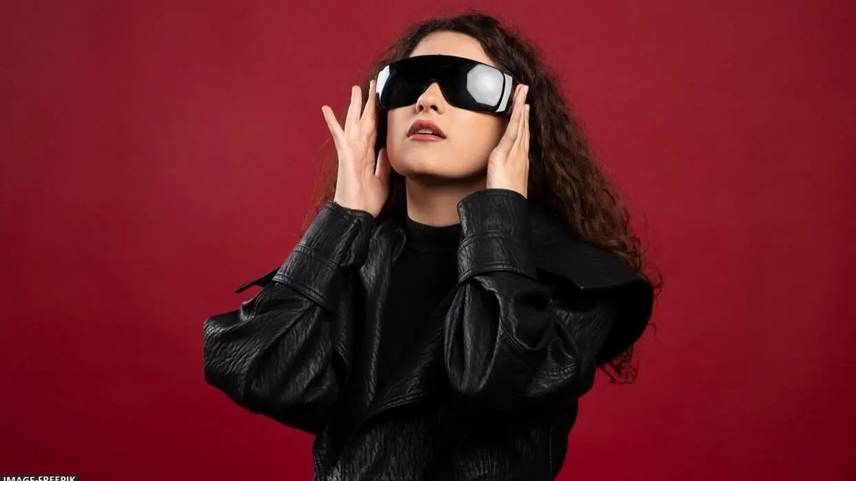 Can Wearing Dark Glasses Prevent Eye Flu