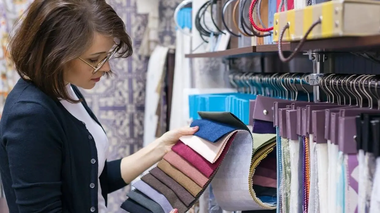 फैब्रिक की शॉपिंग के लिए ये मार्केट्स हैं बेस्ट (फोटो : shutterstock)