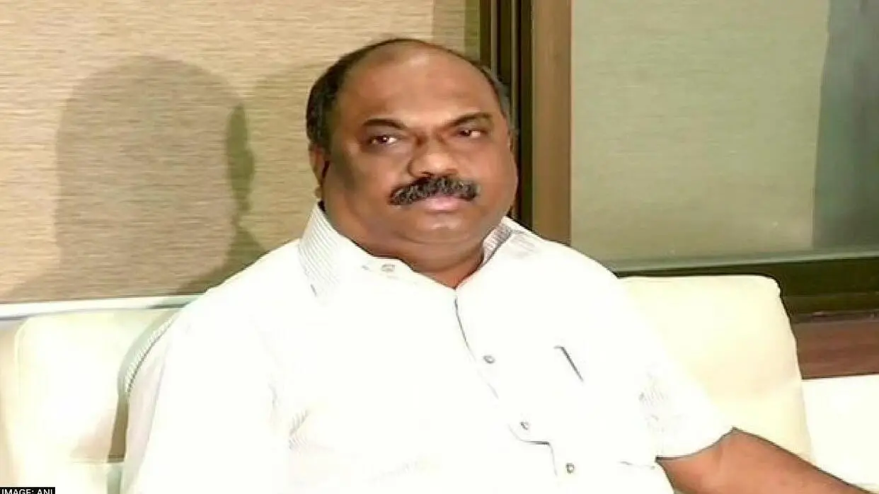 साई रिसॉर्ट पर लोकायुक्त रिपोर्ट को लेकर बोले अनिल परब- सोमैया औंधे मुंह गिरे शिवसेना (यूबीटी) नेता अनिल परब
PC: ANI