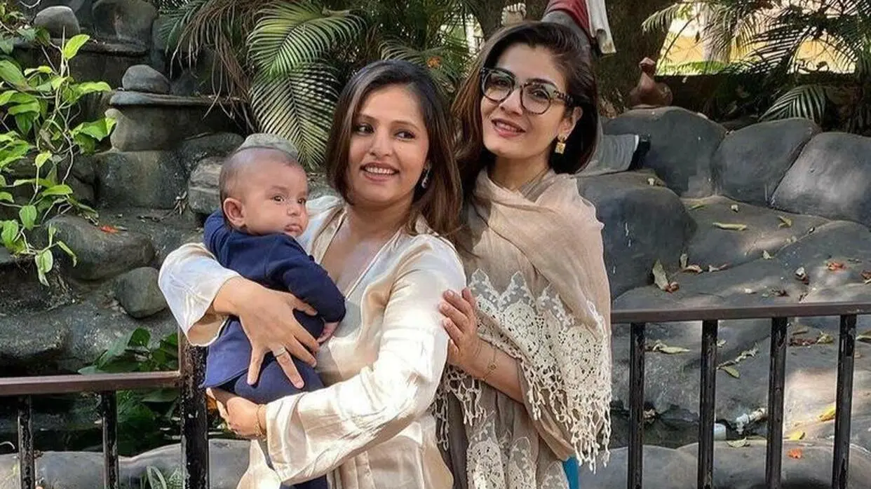 Raveena Tandon ने नाती संग शेयर की अनदेखी तस्वीर, जानें कौRaveena Tandon ने नाती संग शेयर की अनदेखी तस्वीर, जानें कौन हैं एक्ट्रेस की गोद ली बेटी छाया?न हैं एक्ट्रेस की गोद ली बेटी छाया? PC: Raveena Tandon/Instagram