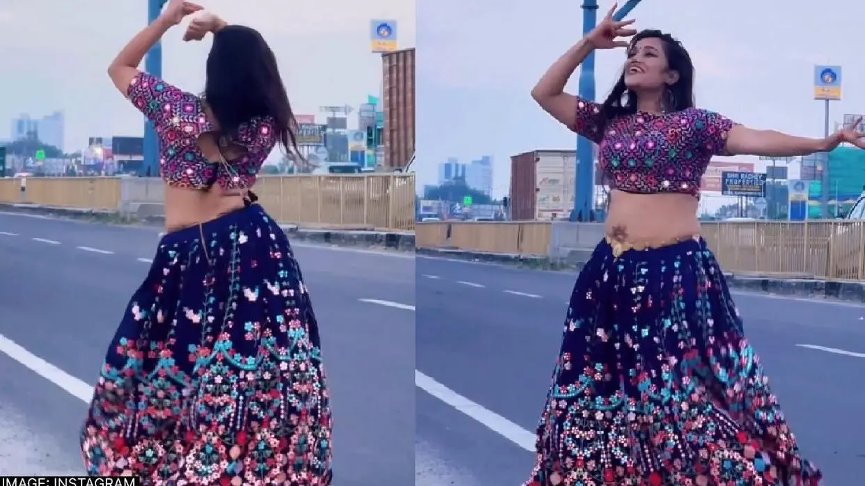 girl danced on the song ‘Aaja Ve Mahi Tera Rasta Udik Diya’
Video Viral