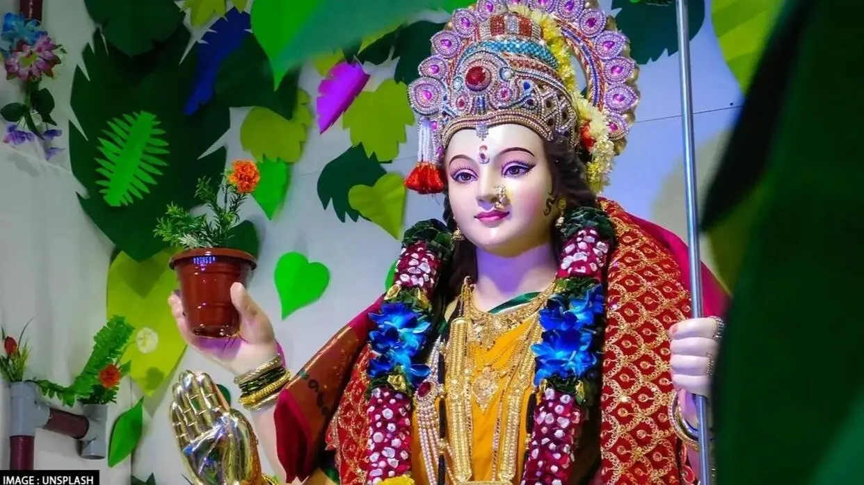 Navratr Me Kaun Se Din Kaun Sa Rang Shubh
image - unsplash