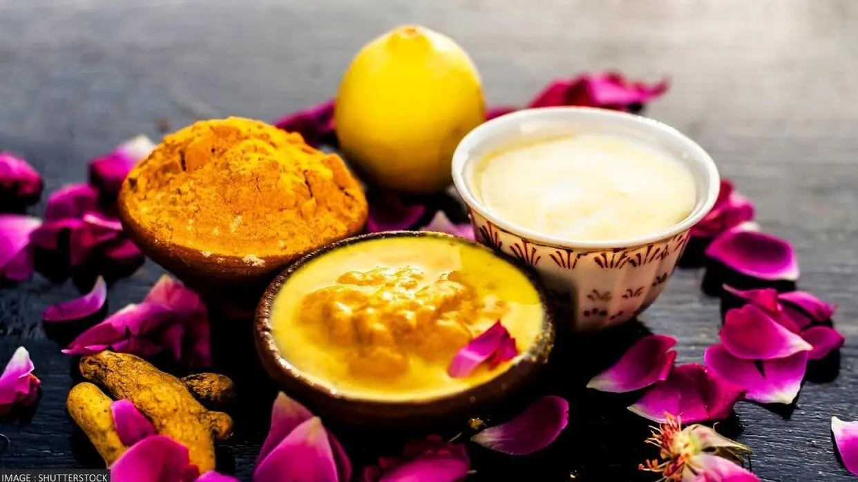 Homemade Ubtan
image- shutterstock