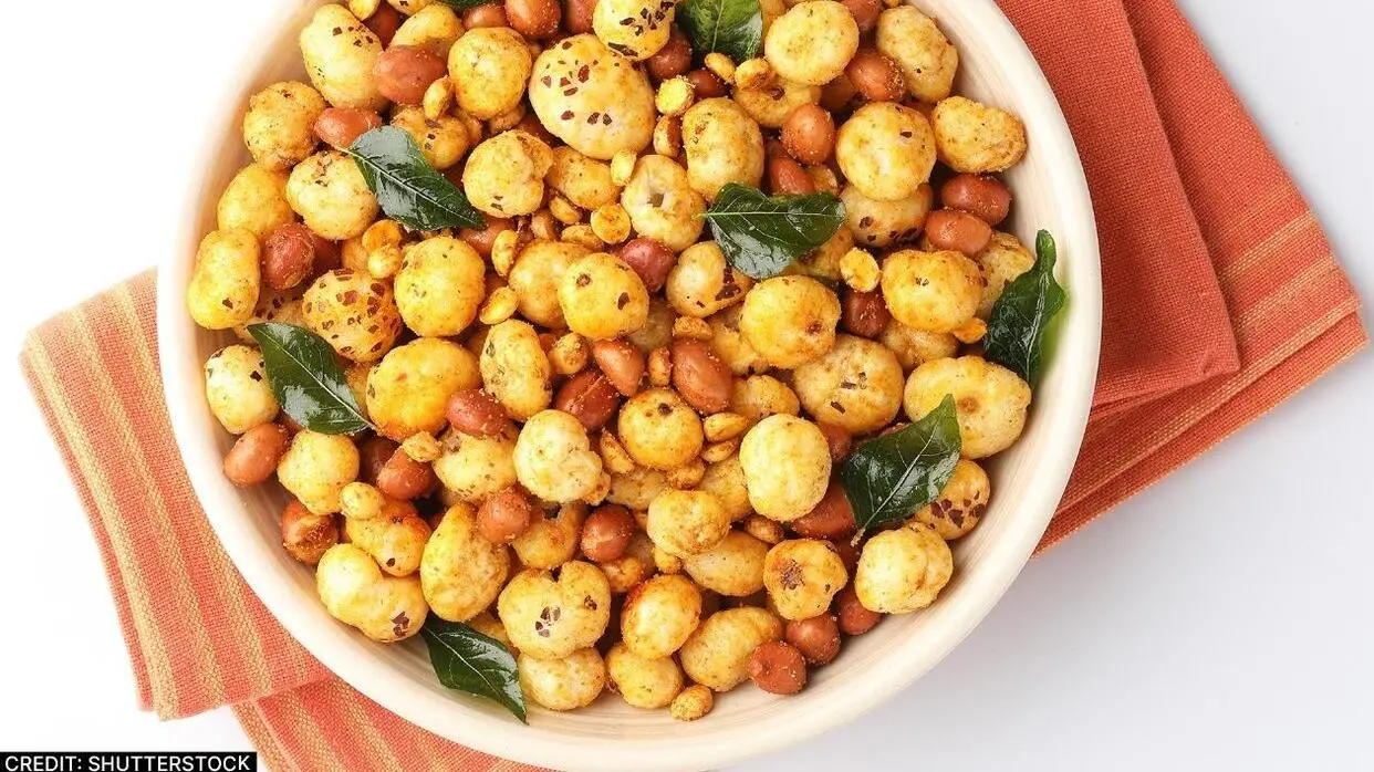 व्रत में बनाएं मखाना चाट (फोटो : Shutterstock)