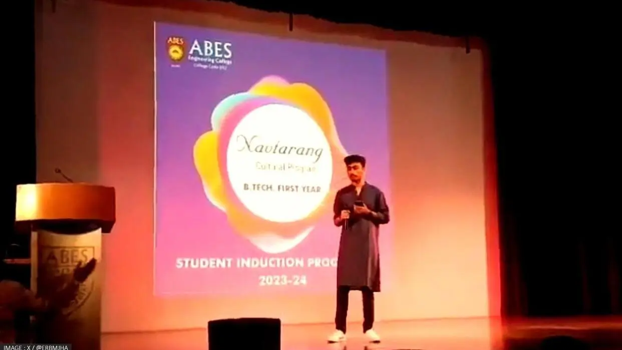 गाजियाबाद के कॉलेज में विवाद/ PC: X- @erbmjha