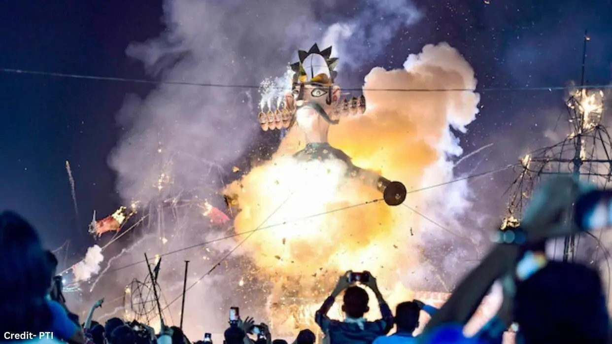 Ravan Dahan Se Pehle Kyu Ki Jati Hai Puja Kya Hai Vidhi
image- PTI