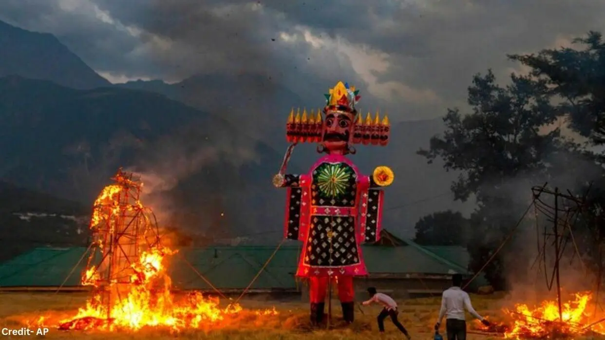 Delhi Dussehra Ravan Dahan Mela
image- AP