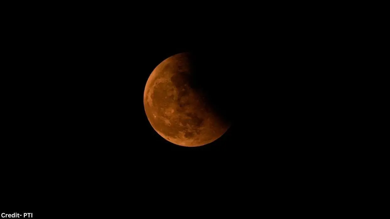 Chandra Grahan Khatam Hone Par Kya Kare
image- PTI