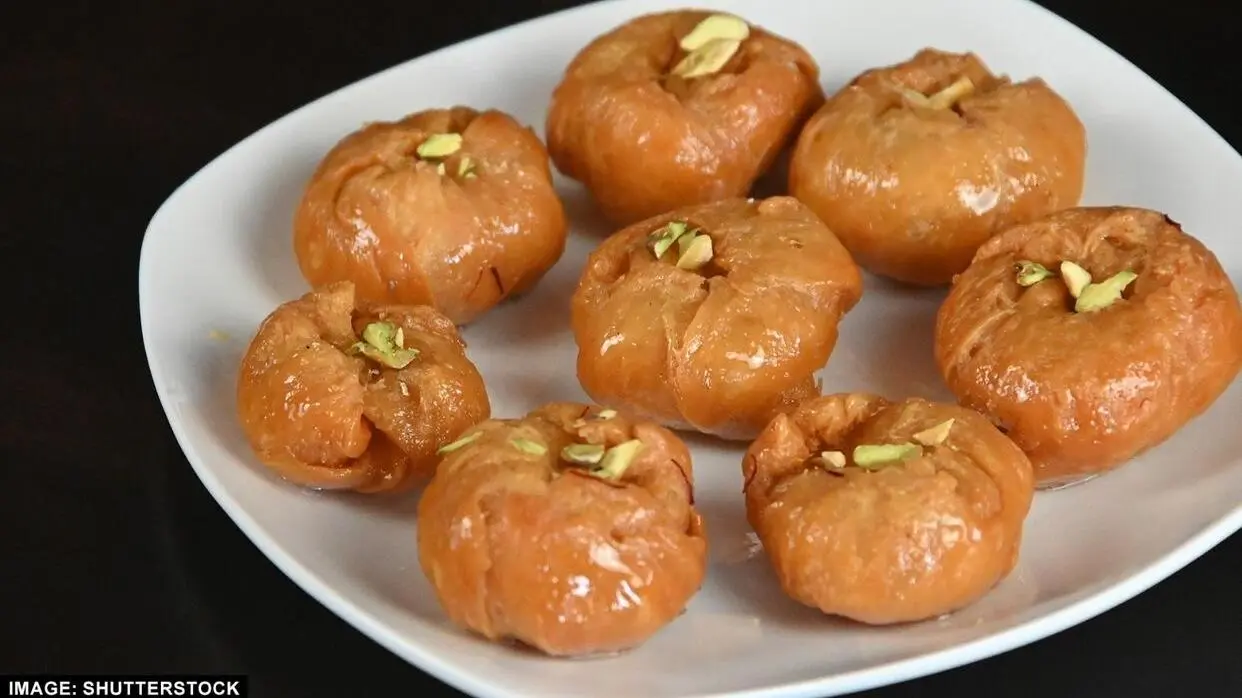 बालूशाही बनाने की रेसिपी (फोटो : Shutterstock)