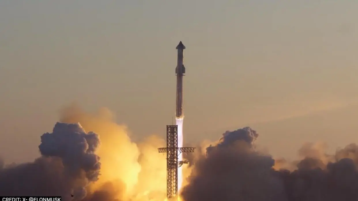 SpaceX launches its new giant rocket
(iMAGE: X- @elonmusk)