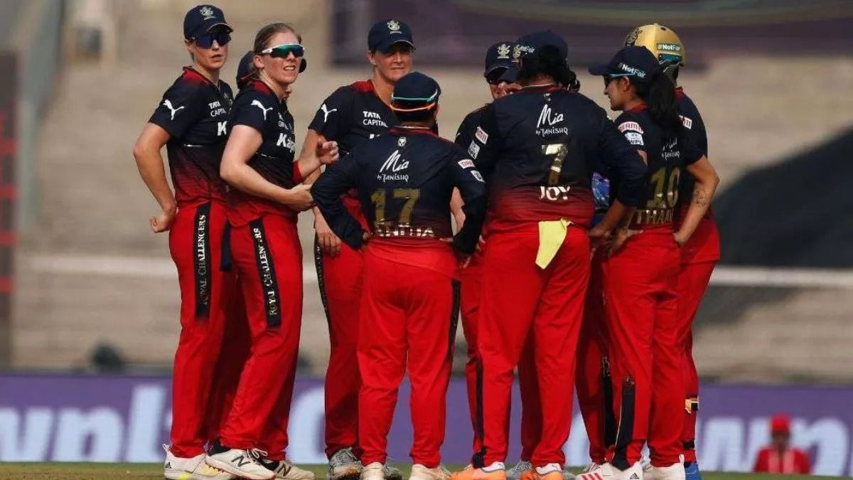 RCB's England Player Heather Knight Pulls Out Of WPL | Republic World