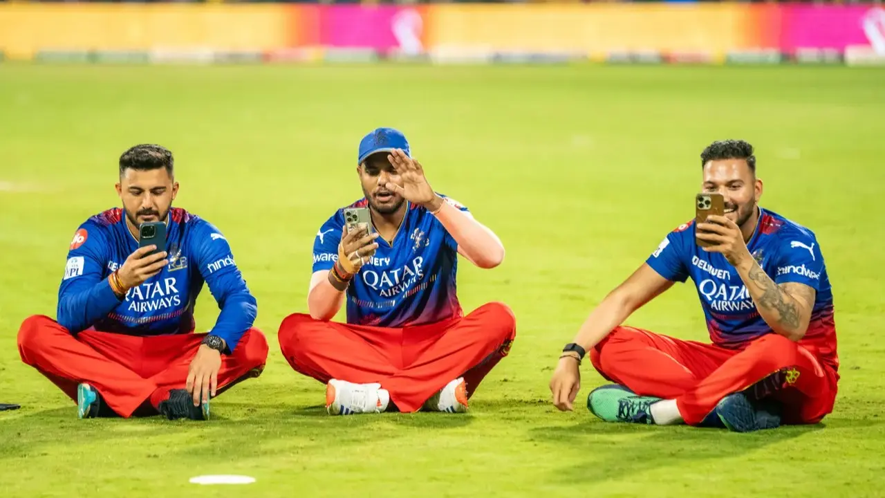 Yash Dayal calling his mother