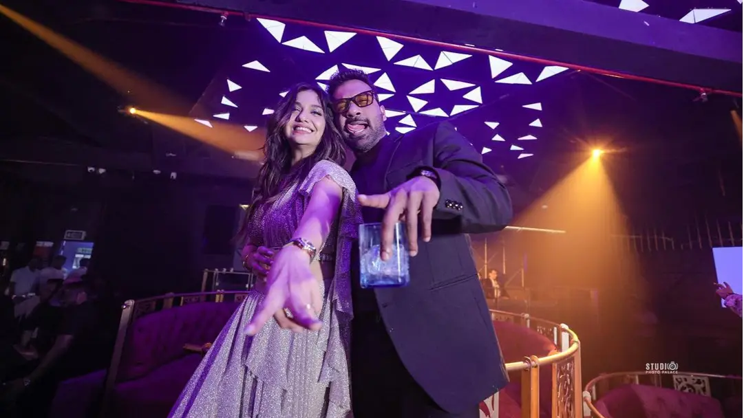 Divya Agarwal, Apurva Padgaonkar