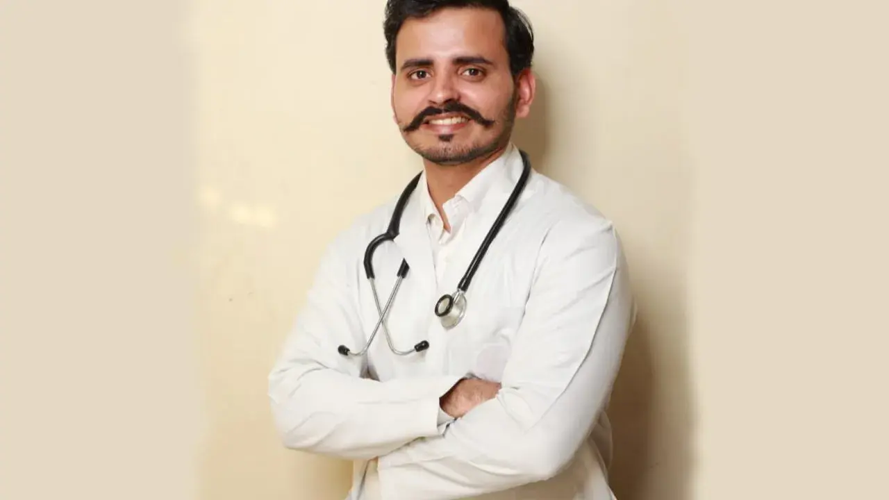 खराब फिस्टुला से टूटी थी उम्मीद, डॉ दीपक धनखड़ के आयुर्वेदिक ईलाज से मिली जिंदगी Dr Deepak