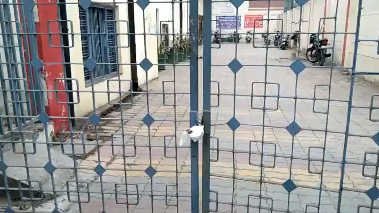 Meerut Municipal Corporation sealed RM office