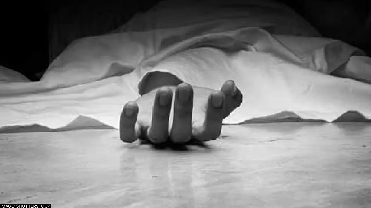 Maid, 16, Jumps to Death From 8th Floor of Society in Noida Extension, Mother Alleges Murder Woman Dies After Falling Off High Rise Building