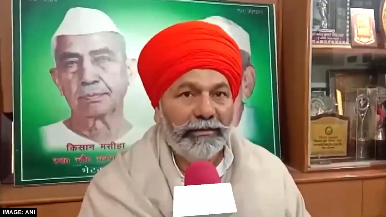 बाल-बाल बचे किसान नेता राकेश टिकैत, मुजफ्फरनगर में नीलगाय टकराई कार Rakesh Tikait