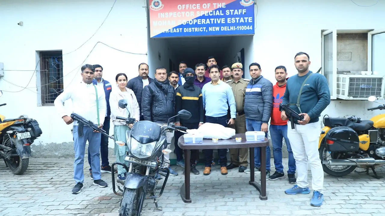 delhi police arrested sharp shooter of gangster neeraj bawana after encounter