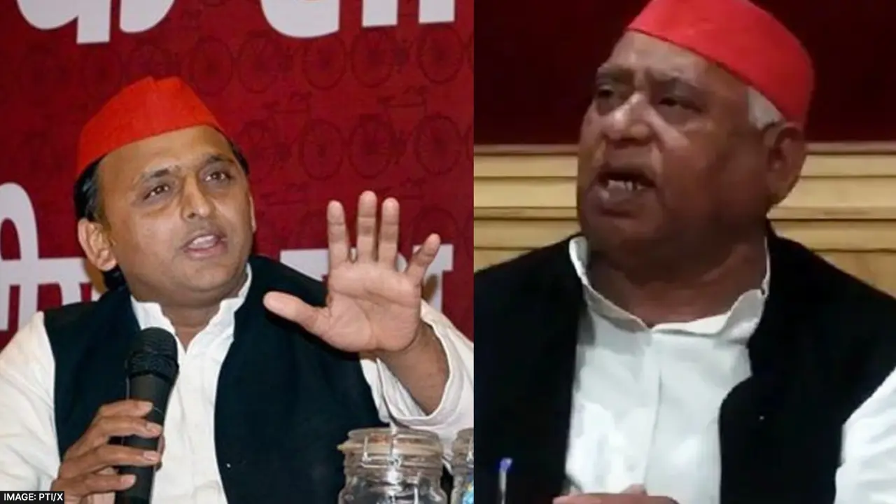 Akhilesh Yadav had fun with SP candidate Awadhesh Prasad who won the elections from Ayodhya.