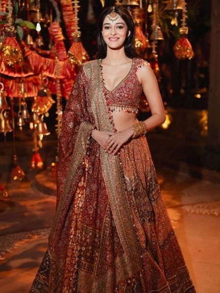 शादी के लहंगे को ऐसे करें रीयूज़ (21 Creative Ideas To Reuse Wedding Lehenga )