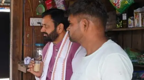 CM Saini at tea stall